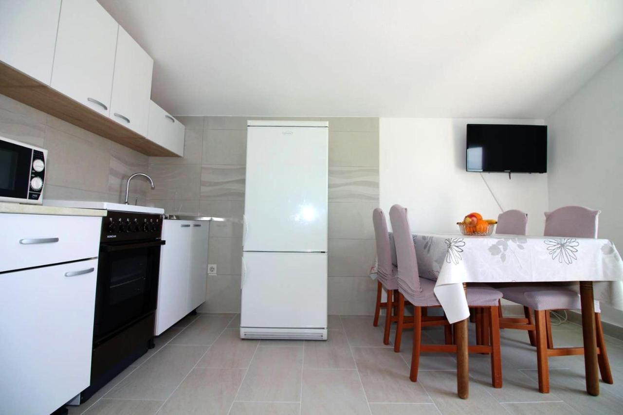 Charming Apartment In Tisno With 2 Bedrooms And Air Conditioning Luaran gambar